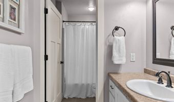 1106 BOBBY Ct, Appleton, WI 54915