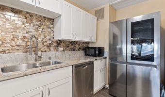111 KAHULUI BEACH Rd A203, Kahului, HI 96732