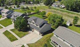 926 8th Ave NW, Altoona, IA 50009