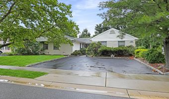 4 Dawn Way, Aberdeen, NJ 07747