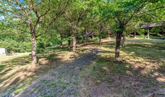 20333 S SWEETWOOD Ln, Oregon City, OR 97045