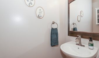 8 Hithergreen Ct, Algonquin, IL 60102