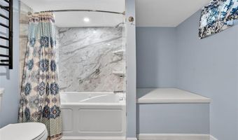 140 Promenade St, Barrington, RI 02806