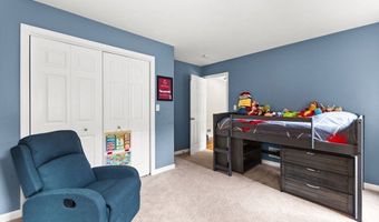 4 Crestwood Dr, Blackstone, MA 01504