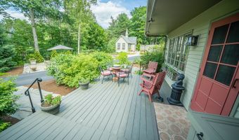 48 Old Searsport Ave, Belfast, ME 04915