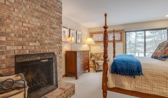 6 Williamsburg Ln, Bedford, NH 03110