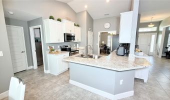 4015 TULLAMORE Ln, Auburndale, FL 33823