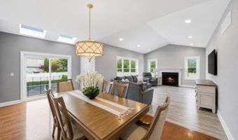 1 Prairie Ln, Bayville, NJ 08721