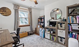 33 Wapping Dr, Bristol, RI 02809