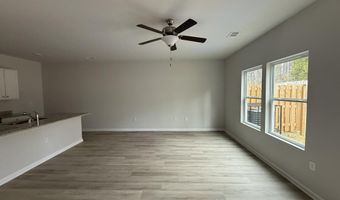 156 Village Green Dr, Adairsville, GA 30103