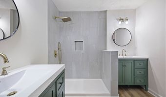 1029 Regency Dr, Acworth, GA 30102