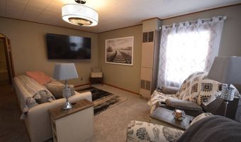 1005 6th St, Britton, SD 57430