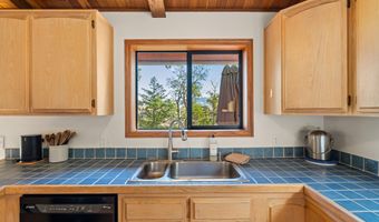 694 Timberlake Dr, Ashland, OR 97520