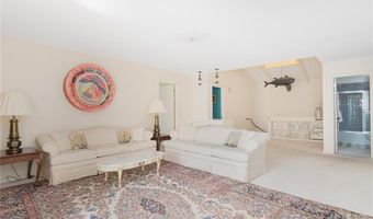 4 Mulberry Rd, Bristol, RI 02809