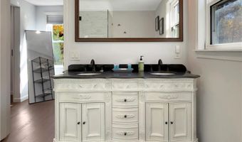 89 Narrow Ln, Charlestown, RI 02813