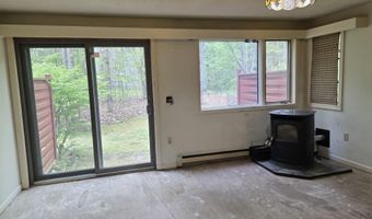 9 Evergreen Ln, Brattleboro, VT 05301