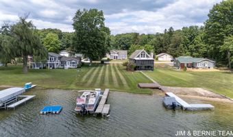 3235 Lakeview Dr, Allegan, MI 49010