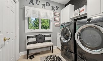 925 N River Rd, Algonquin, IL 60102