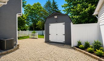 741 Beach Ave, Beachwood, NJ 08722