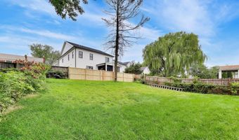6410 WINNEPEG Rd, Bethesda, MD 20817