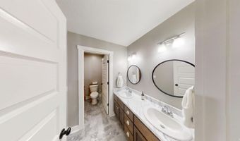 5962 Deer Hollow Rd, Auburn, IN 46706