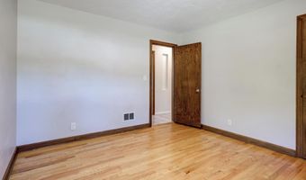 2112 N SUPERIOR St, Appleton, WI 54911