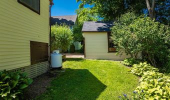 21 Elm St, Belfast, ME 04915