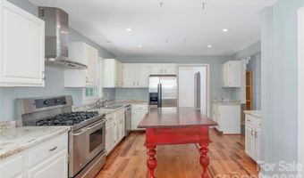 35 McKinney Rd, Asheville, NC 28805
