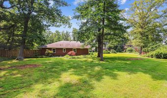 6916 PACIFIC Ln, Annandale, VA 22003