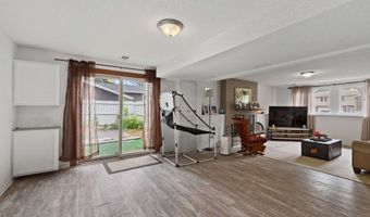 121 Chaparral Dr, Apple Valley, MN 55124