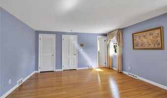 92 Dan Troy Dr, Amherst, NY 14221