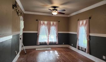205 N Hundley St, Albany, MO 64402