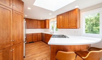 100 N Lake Shore Dr, Brookfield, CT 06804