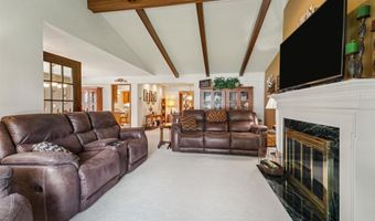 2213 SUNRISE Dr, Appleton, WI 54914