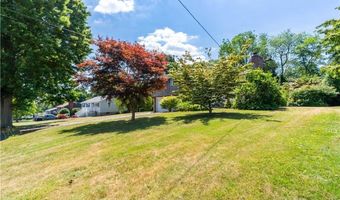 36 Roosevelt Dr, Bristol, RI 02809
