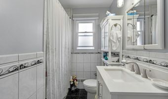 51 E 14TH St, Bayonne, NJ 07002