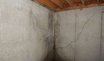 17 W Birch Ln, Beaver Cove, ME 04441