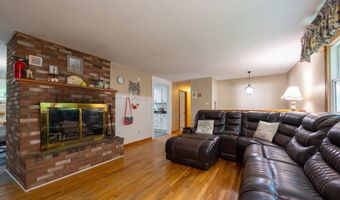 18 Cobb Rd, Ashburnham, MA 01430