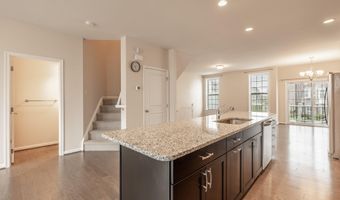 2715 S Spurway Dr, Ann Arbor, MI 48105