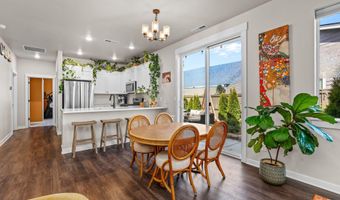 20713 SE Iron Horse Ln, Bend, OR 97702