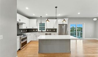 6 Pico Cir, Johnston, RI 02919