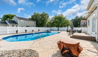 29 Tupelo Rd, Bayville, NJ 08721