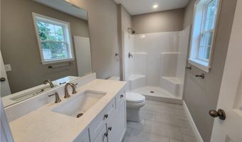 3 Sutcliffe Ave, Lincoln, RI 02865