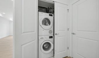 701 N HENRY St 213, Alexandria, VA 22314