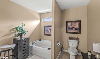 6332 Surrey Ct, Anderson, IN 46013