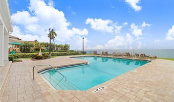6104 LAGOMAR Ln, Apollo Beach, FL 33572