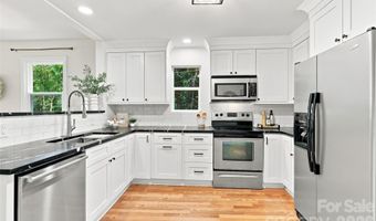 1815 Arnold Dr, Charlotte, NC 28205