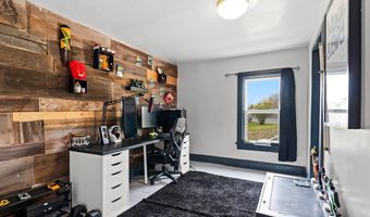 1215 Navarino St, Algoma, WI 54201