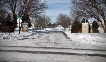 1907 Oak Tree Ln C, Austin, MN 55912