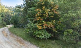 25 26 Deer Track Rd, Beattyville, KY 41311